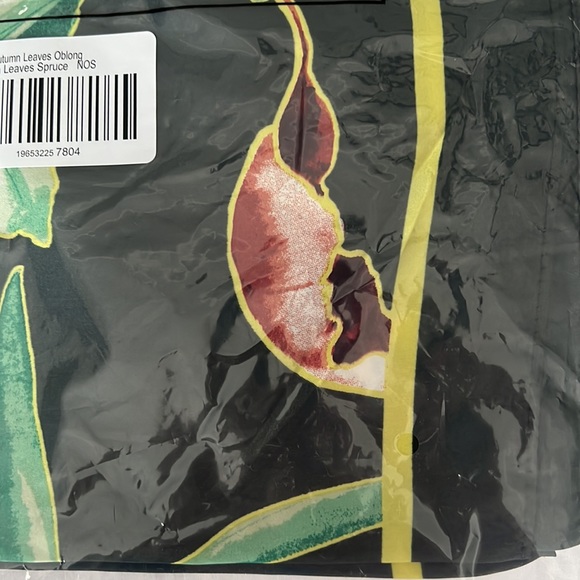 NWT White House Black Market Autumn Leaves Spruce Oblong scarf 🧣 Great Gift! - Picture 3 of 4